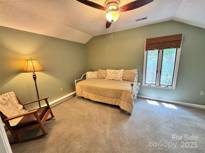 67 Cliffview Drive, Asheville, NC 28803.  MLS# CAR4267157, YatesRealty ID 26464. 