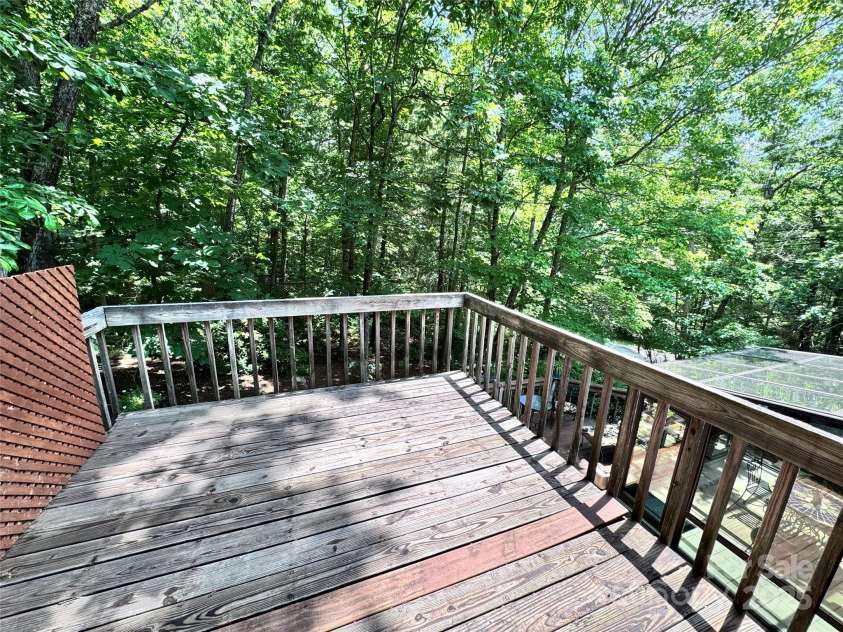 67 Cliffview Drive, Asheville, NC 28803.  MLS# CAR4267157, YatesRealty ID 26464. 