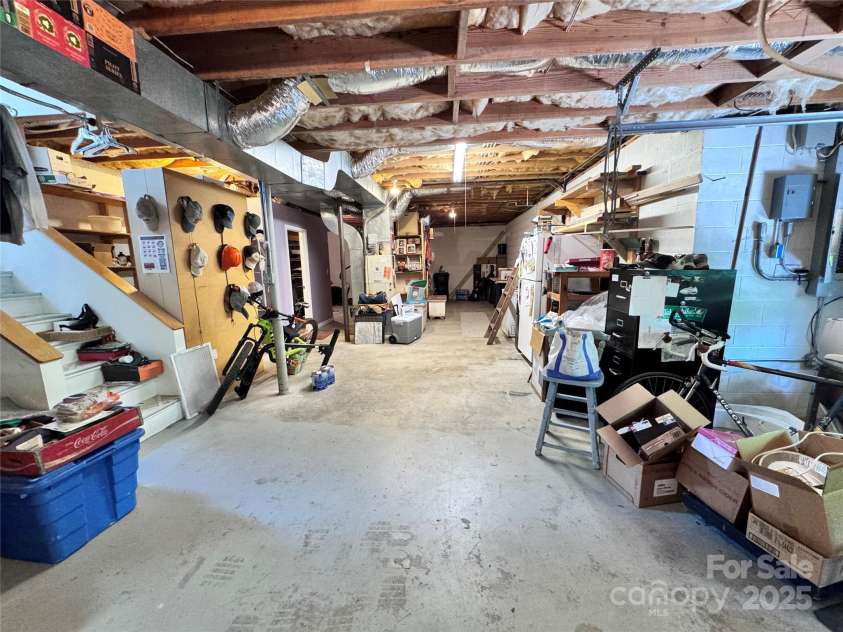 67 Cliffview Drive, Asheville, NC 28803.  MLS# CAR4267157, YatesRealty ID 26464. 