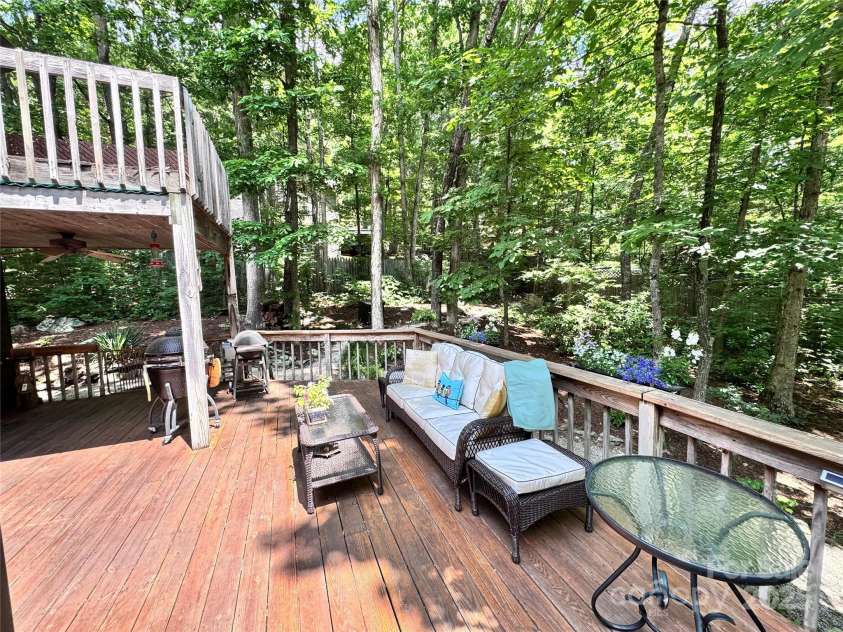 67 Cliffview Drive, Asheville, NC 28803.  MLS# CAR4267157, YatesRealty ID 26464. 