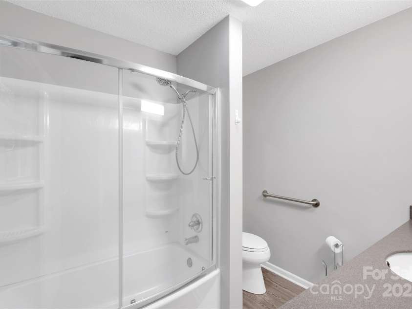 2376 Charlotte Highway, Mooresville, NC 28117.  MLS# CAR4279227, YatesRealty ID 26465. 