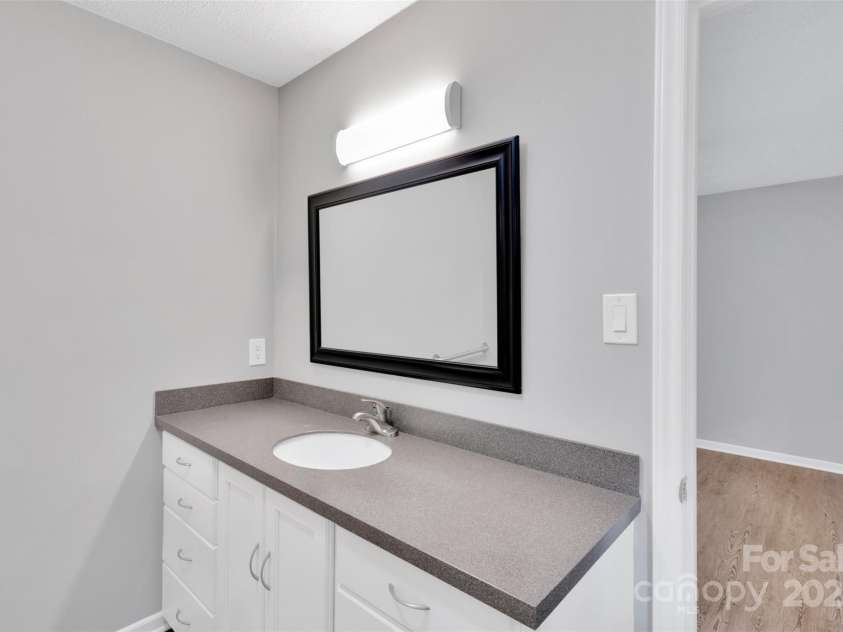 2376 Charlotte Highway, Mooresville, NC 28117.  MLS# CAR4279227, YatesRealty ID 26465. 