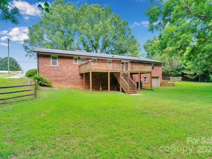 2376 Charlotte Highway, Mooresville, NC 28117.  MLS# CAR4279227, YatesRealty ID 26465. 