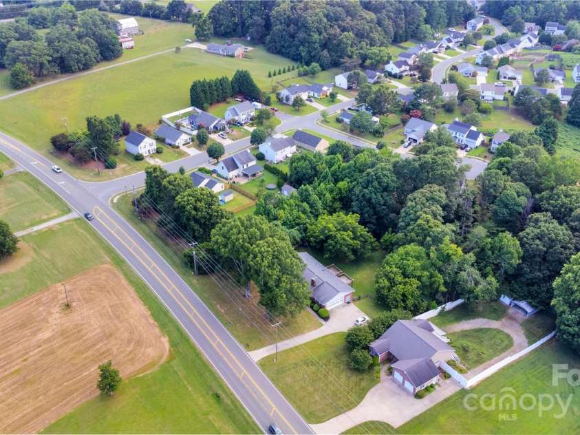 2376 Charlotte Highway, Mooresville, NC 28117.  MLS# CAR4279227, YatesRealty ID 26465. 