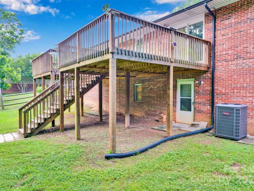 2376 Charlotte Highway, Mooresville, NC 28117.  MLS# CAR4279227, YatesRealty ID 26465. 