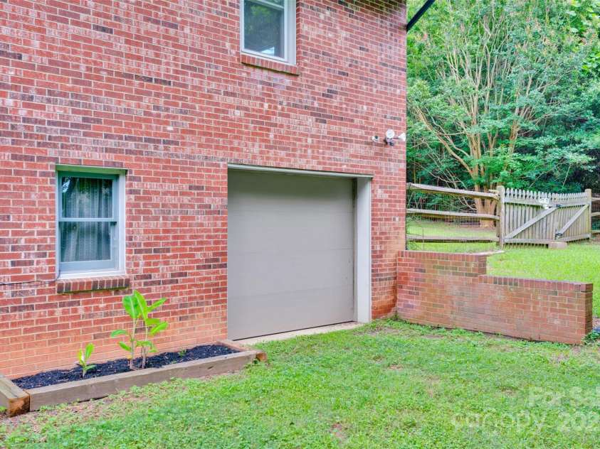 2376 Charlotte Highway, Mooresville, NC 28117.  MLS# CAR4279227, YatesRealty ID 26465. 