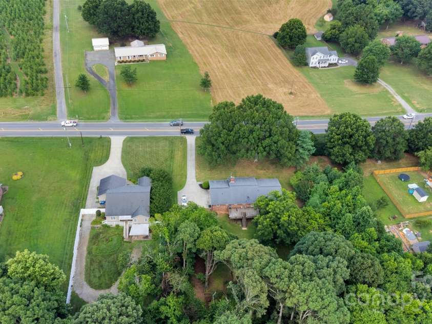 2376 Charlotte Highway, Mooresville, NC 28117.  MLS# CAR4279227, YatesRealty ID 26465. 