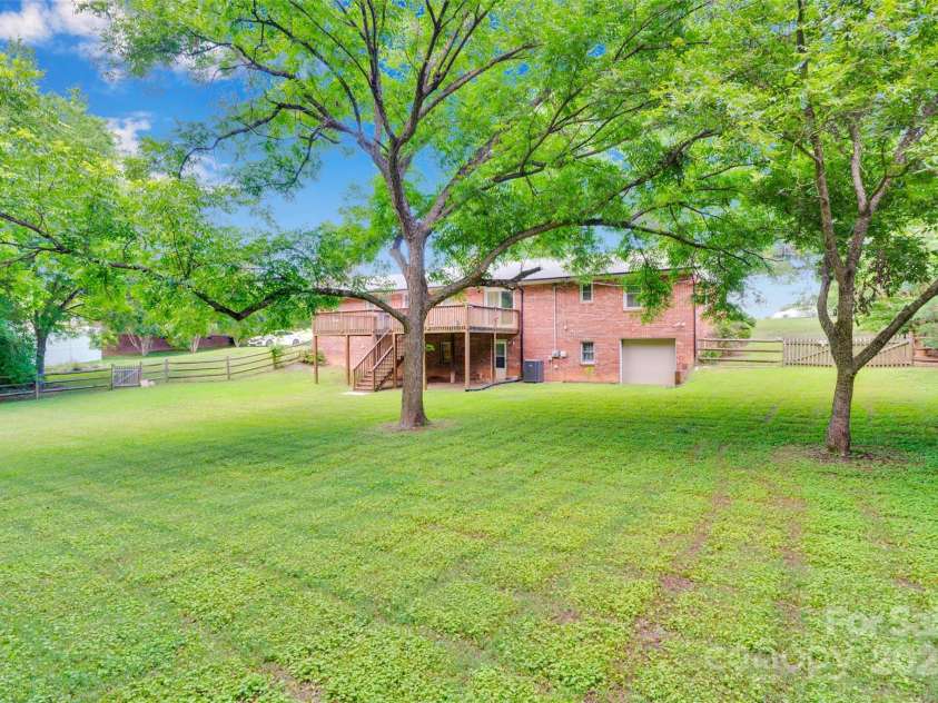2376 Charlotte Highway, Mooresville, NC 28117.  MLS# CAR4279227, YatesRealty ID 26465. 