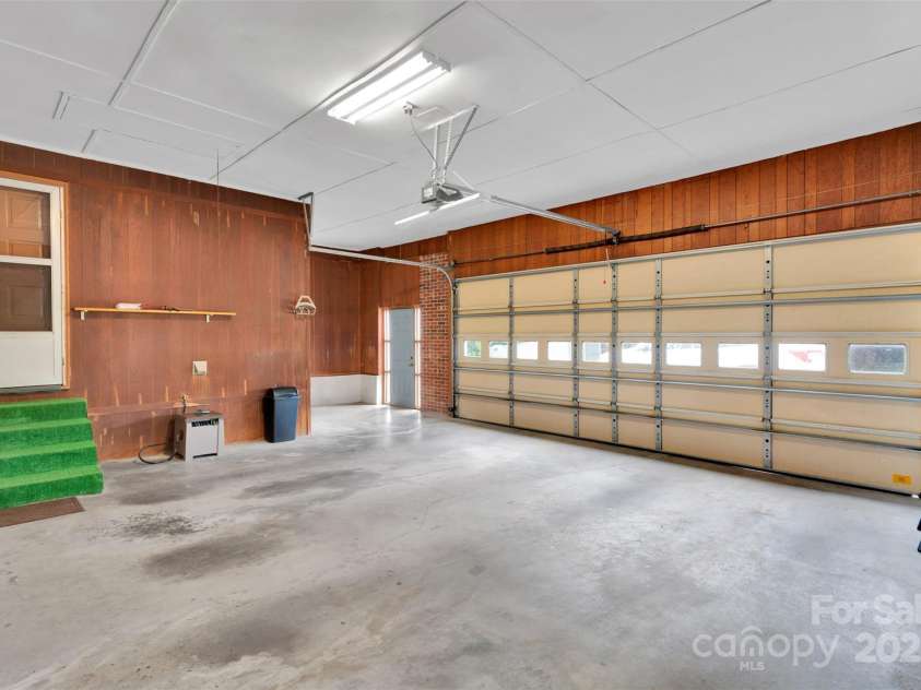 2376 Charlotte Highway, Mooresville, NC 28117.  MLS# CAR4279227, YatesRealty ID 26465. 