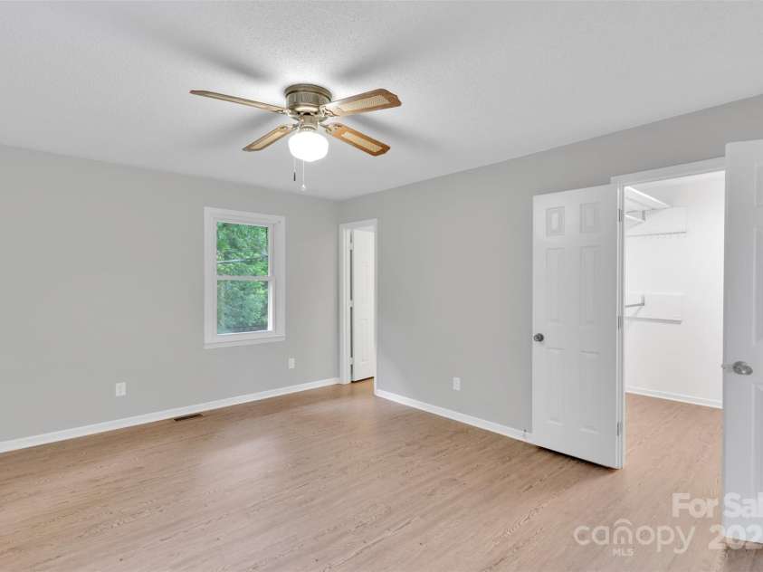 2376 Charlotte Highway, Mooresville, NC 28117.  MLS# CAR4279227, YatesRealty ID 26465. 
