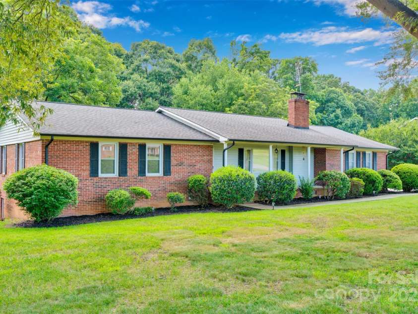 2376 Charlotte Highway, Mooresville, NC 28117.  MLS# CAR4279227, YatesRealty ID 26465. 