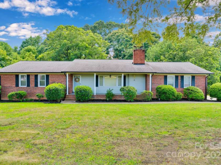 2376 Charlotte Highway, Mooresville, NC 28117.  MLS# CAR4279227, YatesRealty ID 26465. 