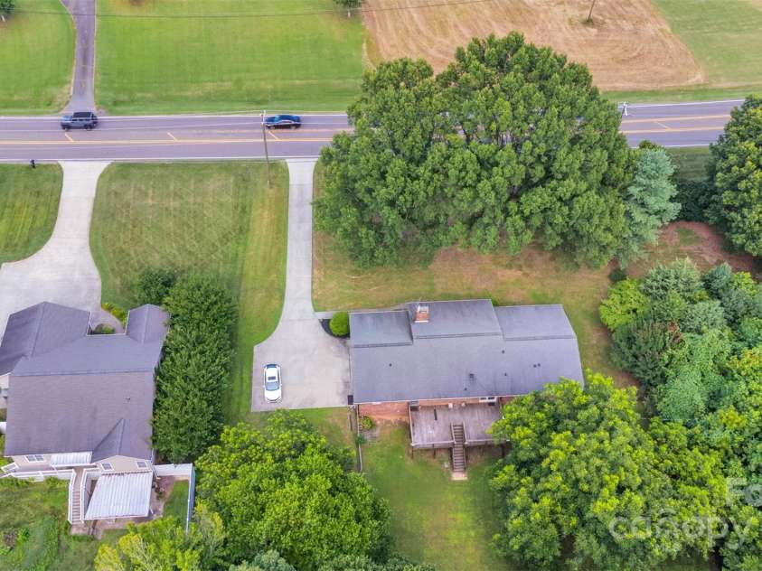 2376 Charlotte Highway, Mooresville, NC 28117.  MLS# CAR4279227, YatesRealty ID 26465. 