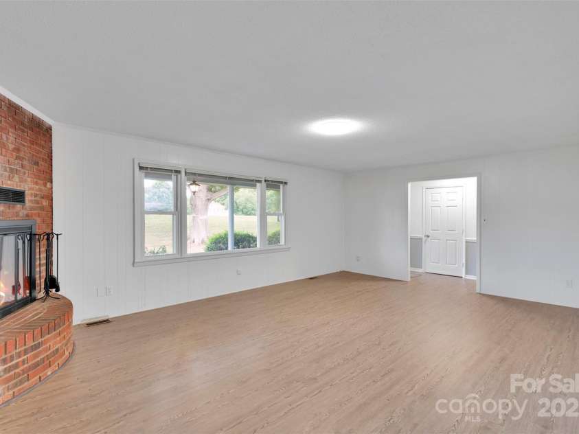 2376 Charlotte Highway, Mooresville, NC 28117.  MLS# CAR4279227, YatesRealty ID 26465. 