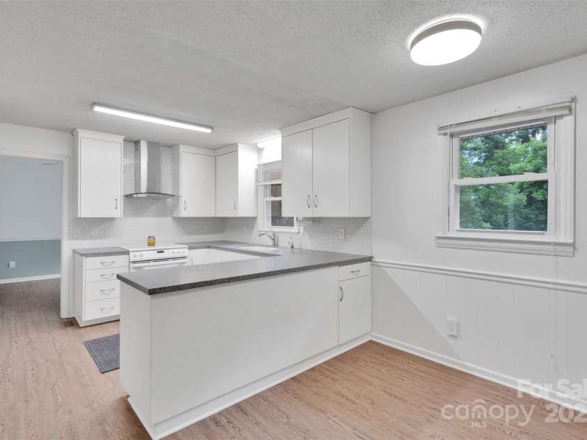 2376 Charlotte Highway, Mooresville, NC 28117.  MLS# CAR4279227, YatesRealty ID 26465. 