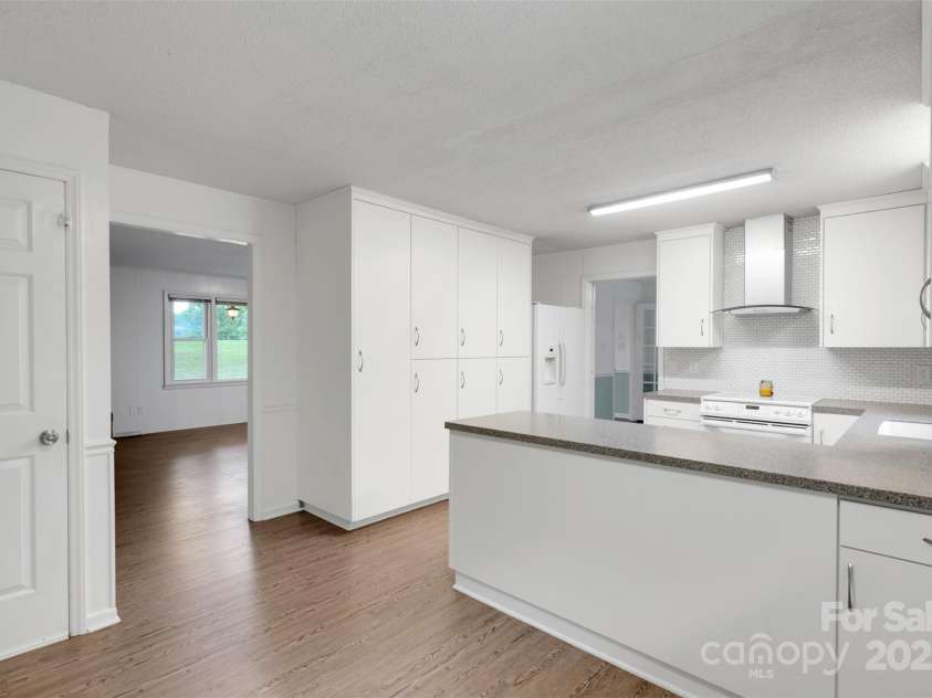 2376 Charlotte Highway, Mooresville, NC 28117.  MLS# CAR4279227, YatesRealty ID 26465. 