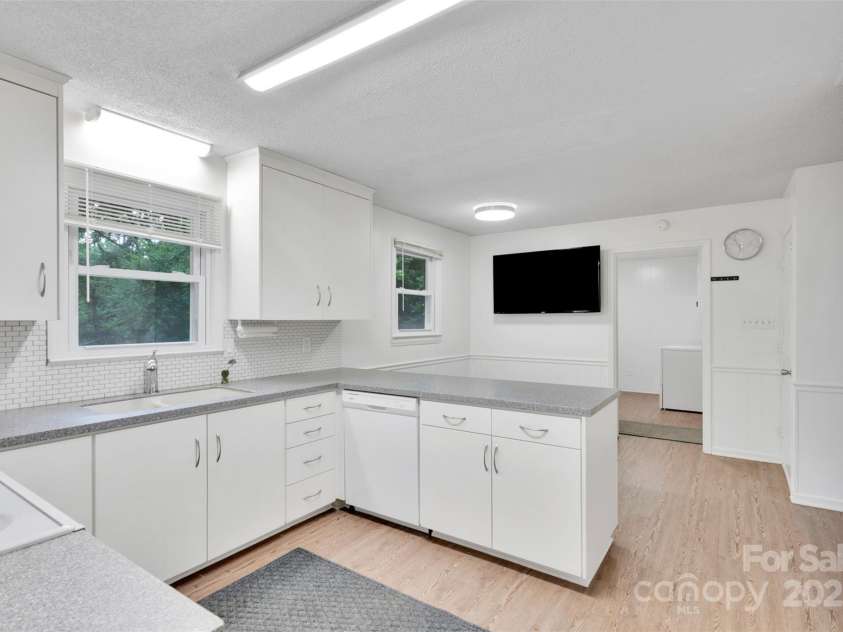 2376 Charlotte Highway, Mooresville, NC 28117.  MLS# CAR4279227, YatesRealty ID 26465. 