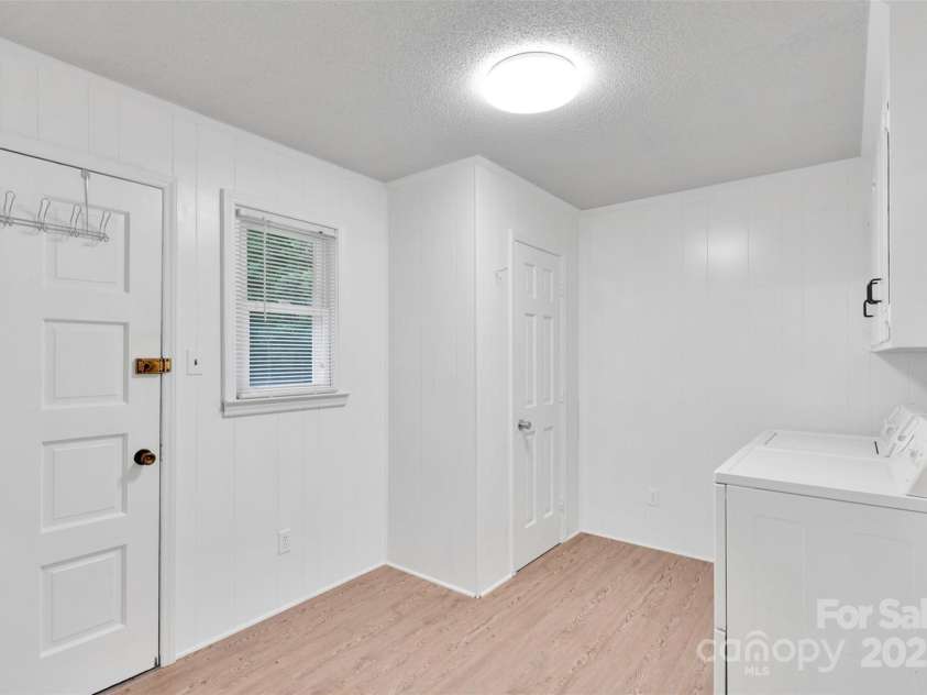 2376 Charlotte Highway, Mooresville, NC 28117.  MLS# CAR4279227, YatesRealty ID 26465. 