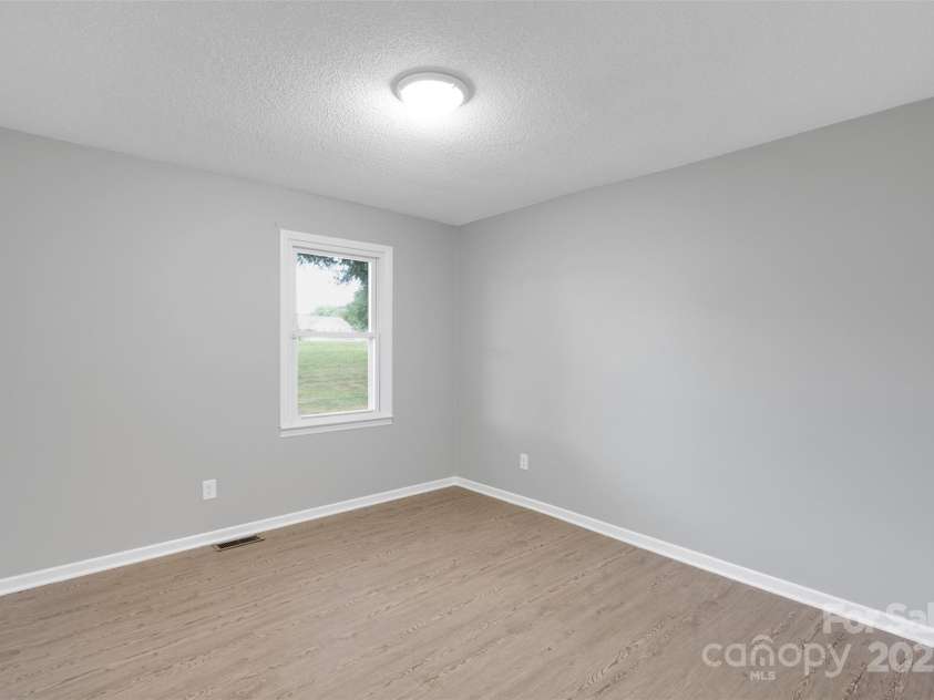 2376 Charlotte Highway, Mooresville, NC 28117.  MLS# CAR4279227, YatesRealty ID 26465. 