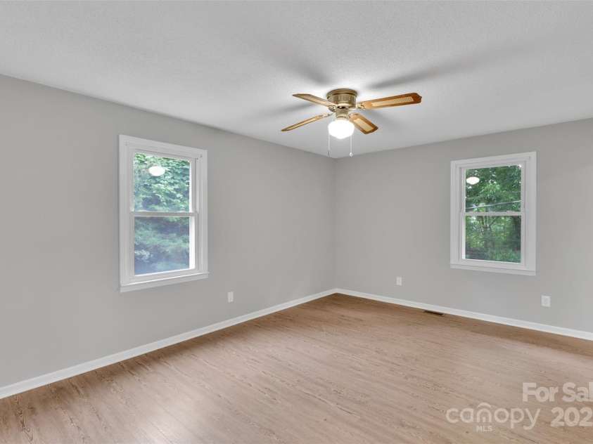 2376 Charlotte Highway, Mooresville, NC 28117.  MLS# CAR4279227, YatesRealty ID 26465. 