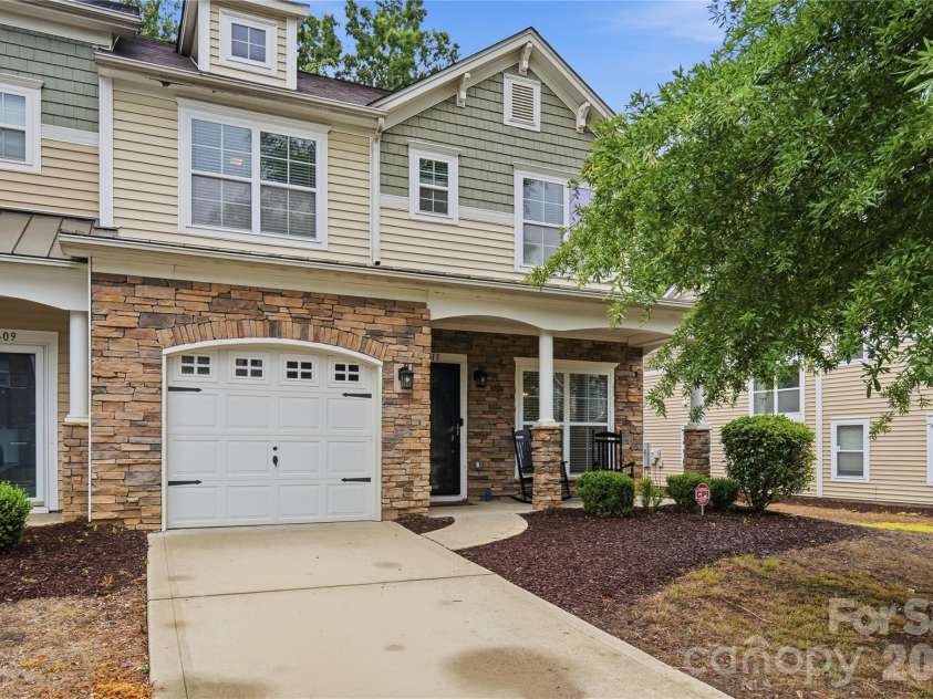4613 Craigmoss Lane, Charlotte, NC 28278.  MLS# CAR4377907, YatesRealty ID 26465. 