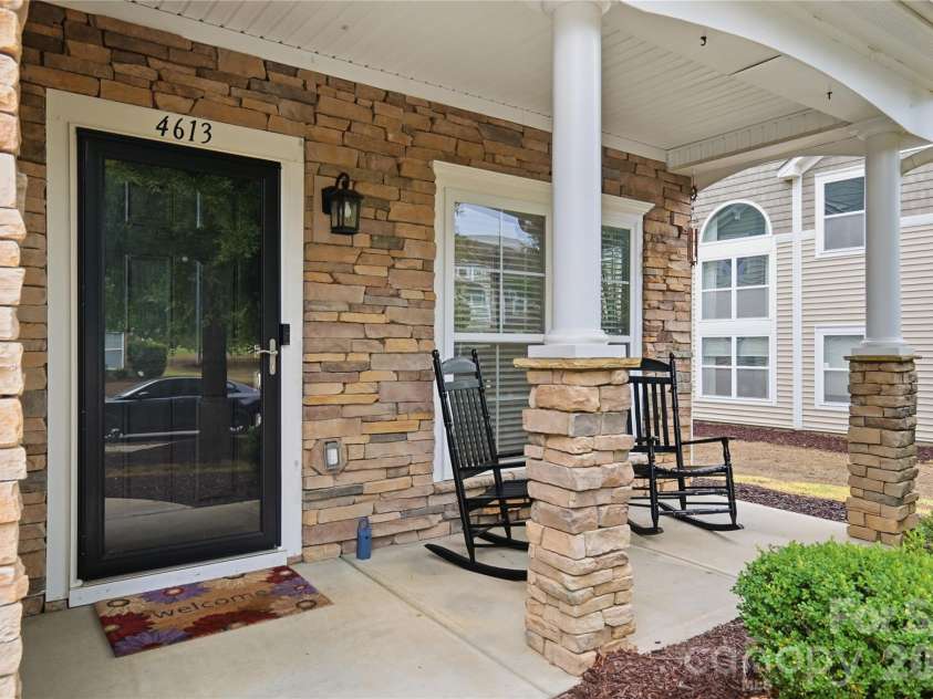 4613 Craigmoss Lane, Charlotte, NC 28278.  MLS# CAR4377907, YatesRealty ID 26465. 