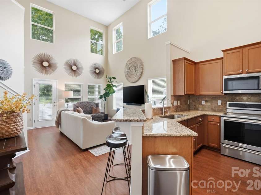 4613 Craigmoss Lane, Charlotte, NC 28278.  MLS# CAR4377907, YatesRealty ID 26465. 