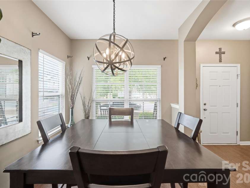 4613 Craigmoss Lane, Charlotte, NC 28278.  MLS# CAR4377907, YatesRealty ID 26465. 
