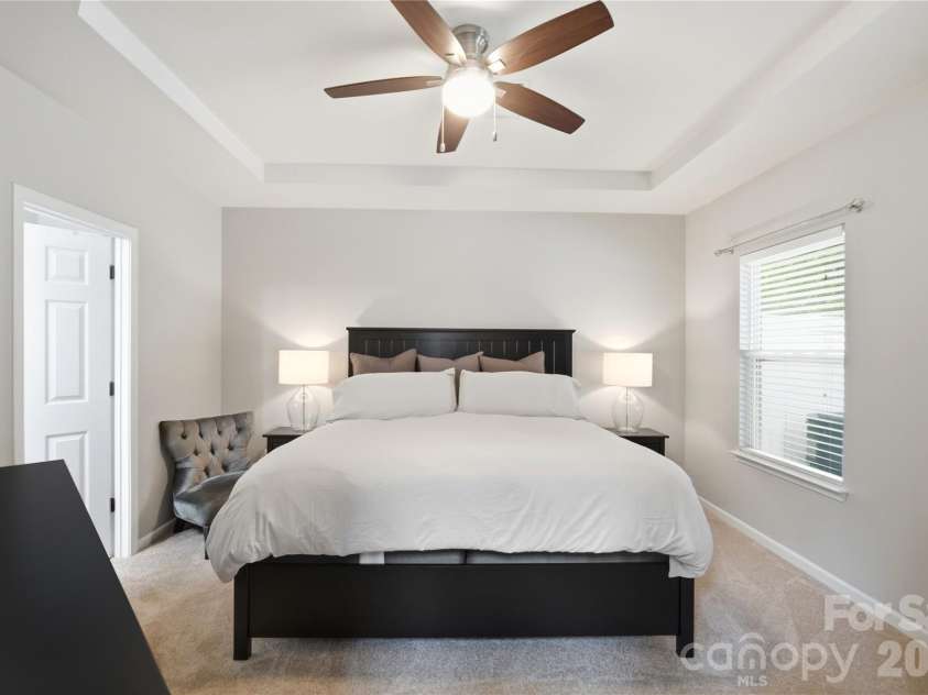4613 Craigmoss Lane, Charlotte, NC 28278.  MLS# CAR4377907, YatesRealty ID 26465. 