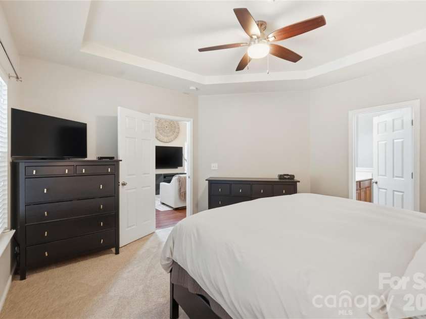 4613 Craigmoss Lane, Charlotte, NC 28278.  MLS# CAR4377907, YatesRealty ID 26465. 