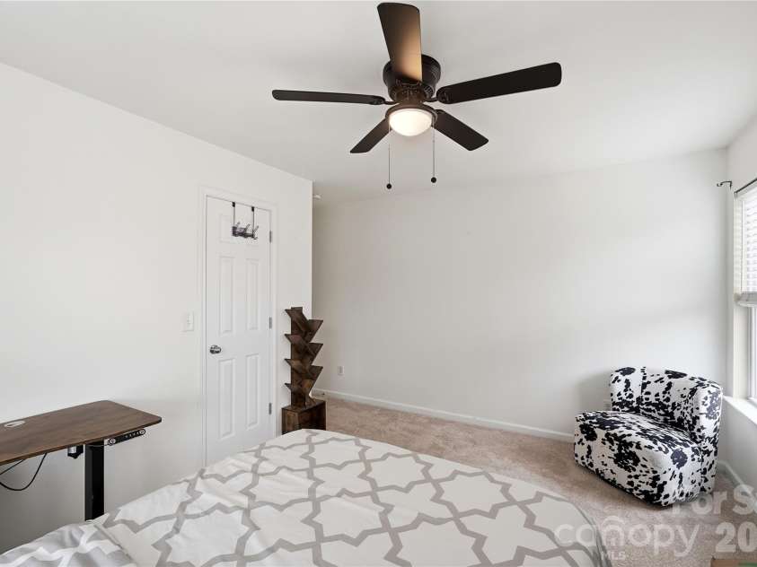4613 Craigmoss Lane, Charlotte, NC 28278.  MLS# CAR4377907, YatesRealty ID 26465. 