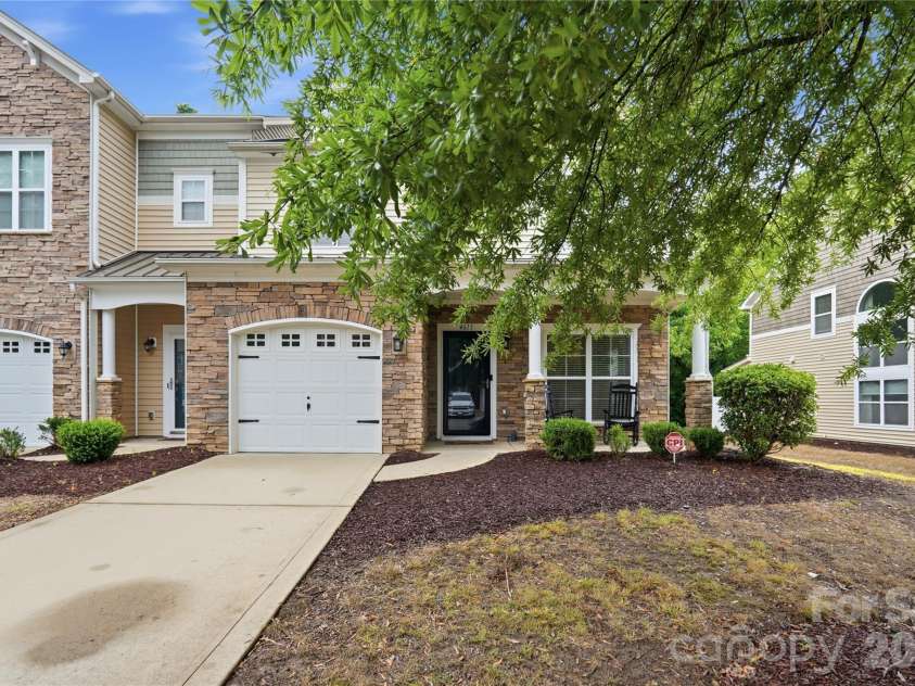 4613 Craigmoss Lane, Charlotte, NC 28278.  MLS# CAR4377907, YatesRealty ID 26465. 