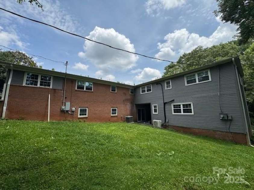 2116 Dana Place, Shelby, NC 28152.  MLS# CAR4270955, YatesRealty ID 26466. 