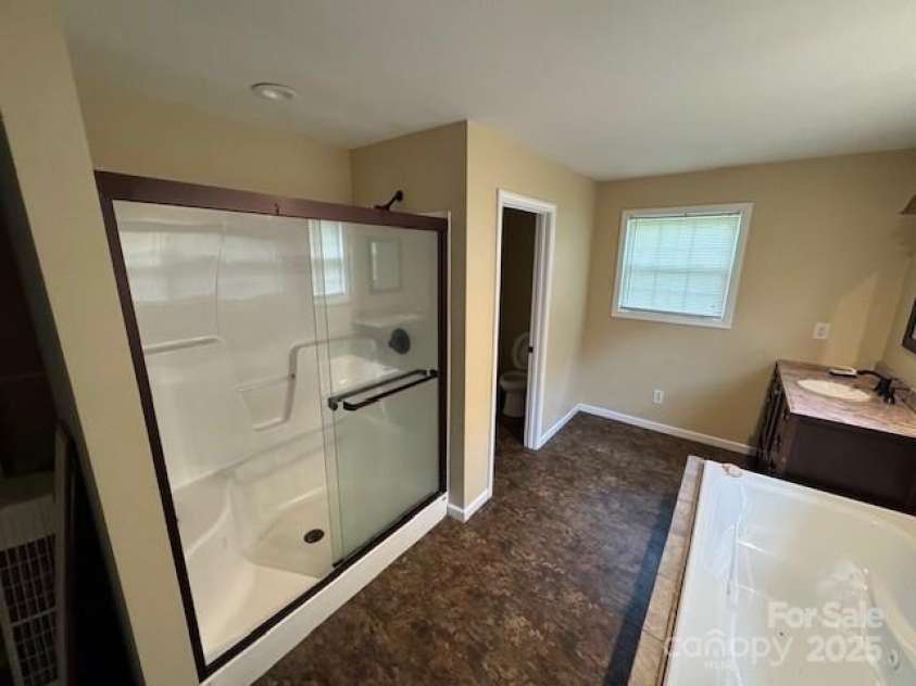 2116 Dana Place, Shelby, NC 28152.  MLS# CAR4270955, YatesRealty ID 26466. Primary bath