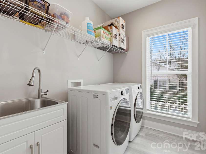 320 Elm Street, Belmont, NC 28012.  MLS# CAR4354879, YatesRealty ID 26466. 