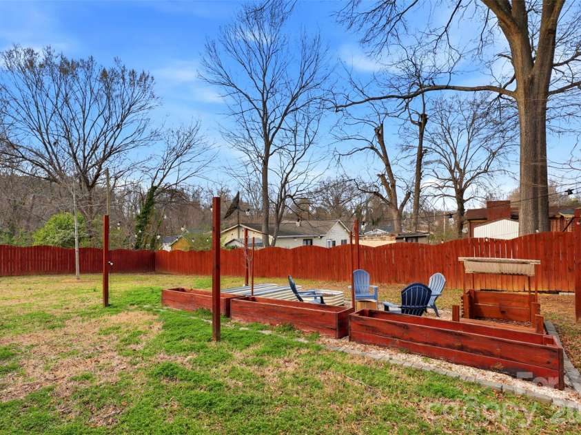 320 Elm Street, Belmont, NC 28012.  MLS# CAR4354879, YatesRealty ID 26466. 