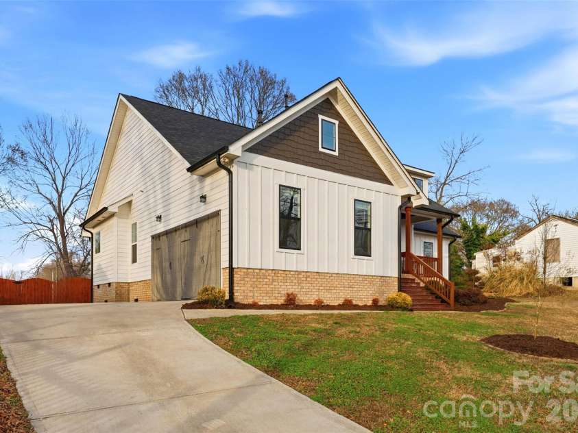 320 Elm Street, Belmont, NC 28012.  MLS# CAR4354879, YatesRealty ID 26466. 