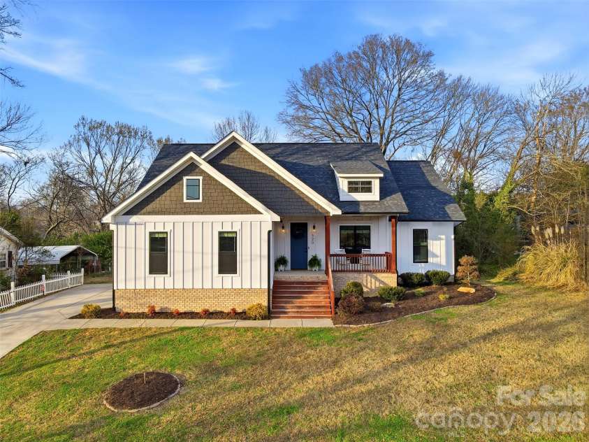 320 Elm Street, Belmont, NC 28012.  MLS# CAR4354879, YatesRealty ID 26466. 