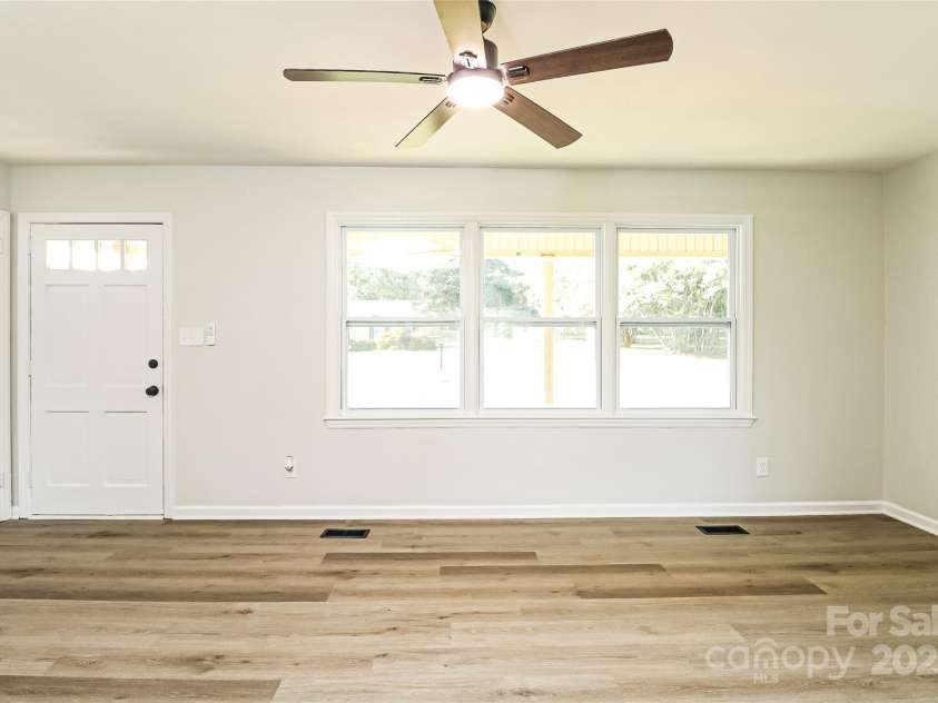 156 Woodhill Drive, Shelby, NC 28152.  MLS# CAR4280731, YatesRealty ID 26467. 