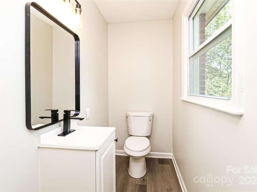 156 Woodhill Drive, Shelby, NC 28152.  MLS# CAR4280731, YatesRealty ID 26467. 