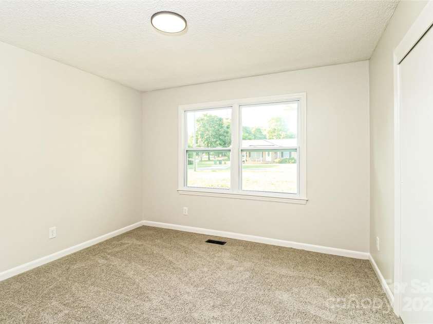 156 Woodhill Drive, Shelby, NC 28152.  MLS# CAR4280731, YatesRealty ID 26467. 