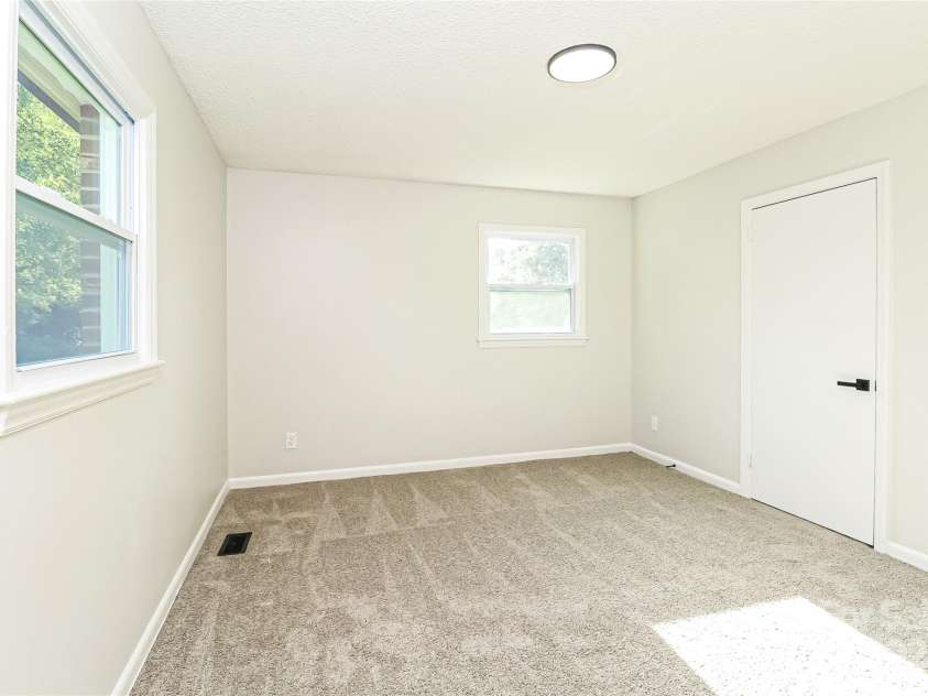 156 Woodhill Drive, Shelby, NC 28152.  MLS# CAR4280731, YatesRealty ID 26467. 