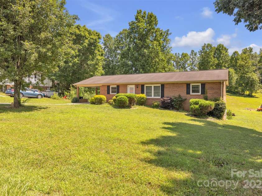 369 Birch Circle Drive, Hudson, NC 28638.  MLS# CAR4281060, YatesRealty ID 26468. 