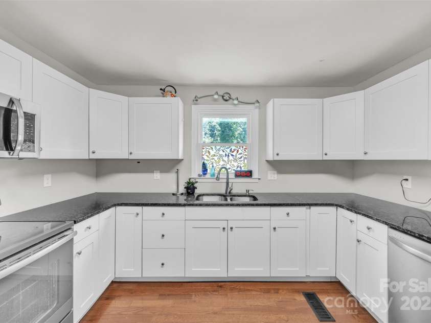 369 Birch Circle Drive, Hudson, NC 28638.  MLS# CAR4281060, YatesRealty ID 26468. 