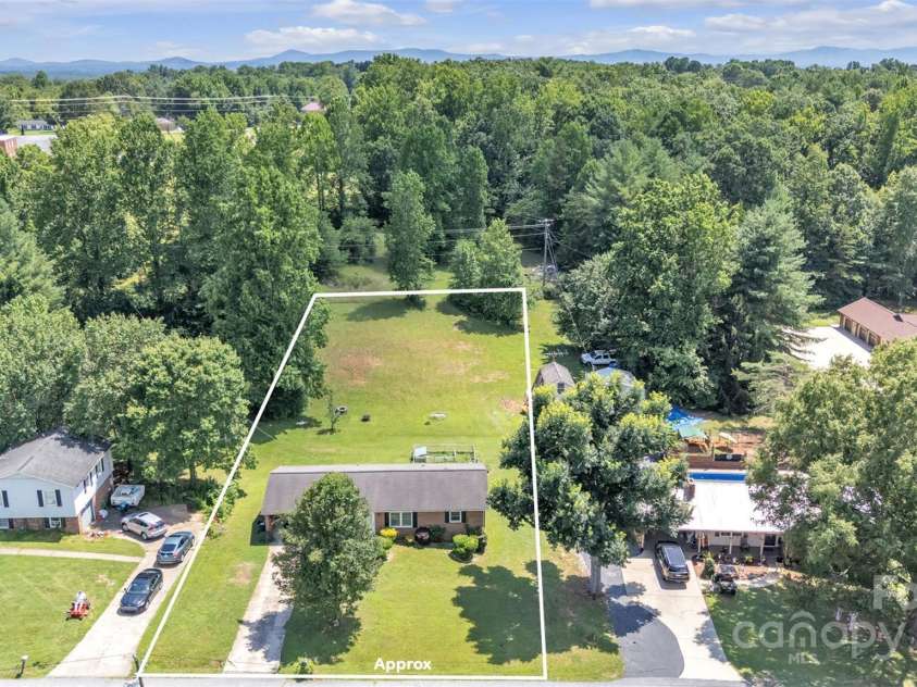369 Birch Circle Drive, Hudson, NC 28638.  MLS# CAR4281060, YatesRealty ID 26468. 