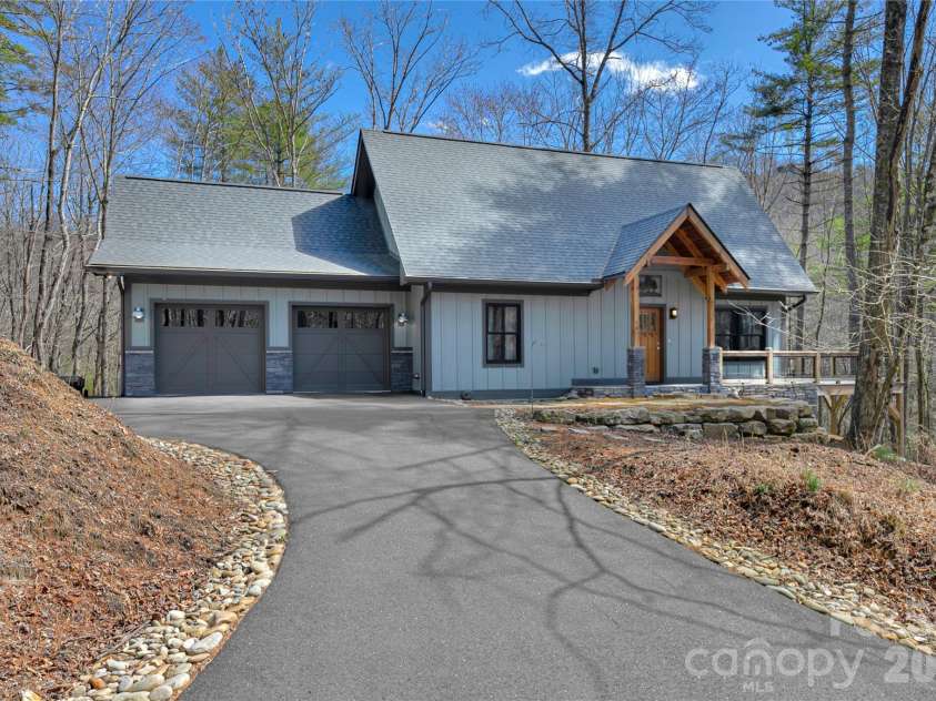 70 Unvdatlvi Court, Brevard, NC 28712.  MLS# CAR4358667, YatesRealty ID 26469. 