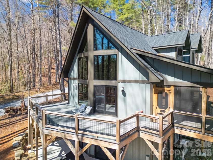 70 Unvdatlvi Court, Brevard, NC 28712.  MLS# CAR4358667, YatesRealty ID 26469. 
