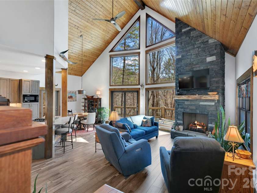 70 Unvdatlvi Court, Brevard, NC 28712.  MLS# CAR4358667, YatesRealty ID 26469. 