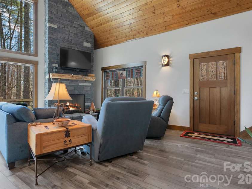 70 Unvdatlvi Court, Brevard, NC 28712.  MLS# CAR4358667, YatesRealty ID 26469. 