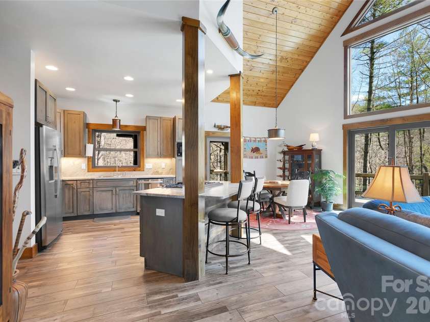 70 Unvdatlvi Court, Brevard, NC 28712.  MLS# CAR4358667, YatesRealty ID 26469. 